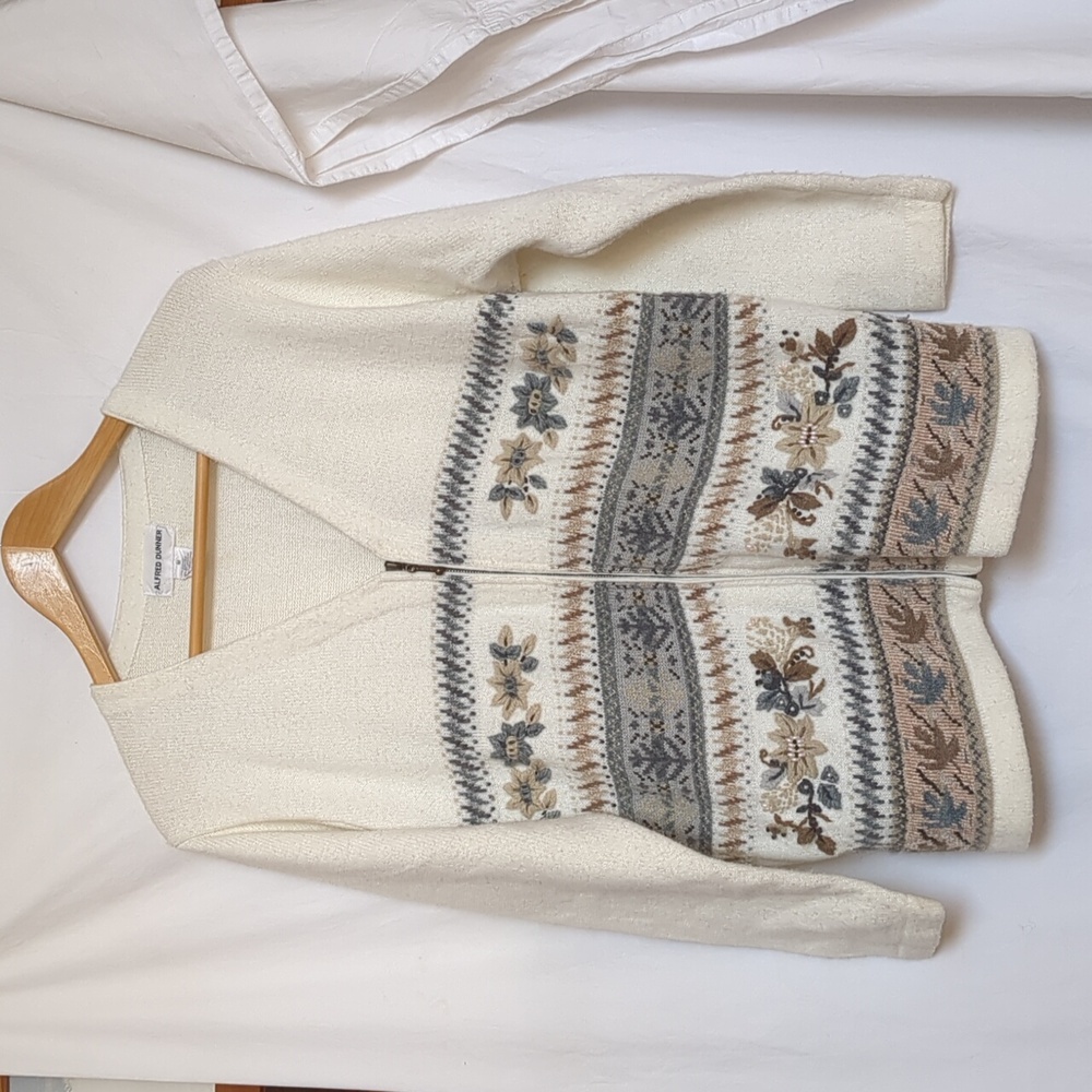 Alfred Dunner sweater cream zippered medium